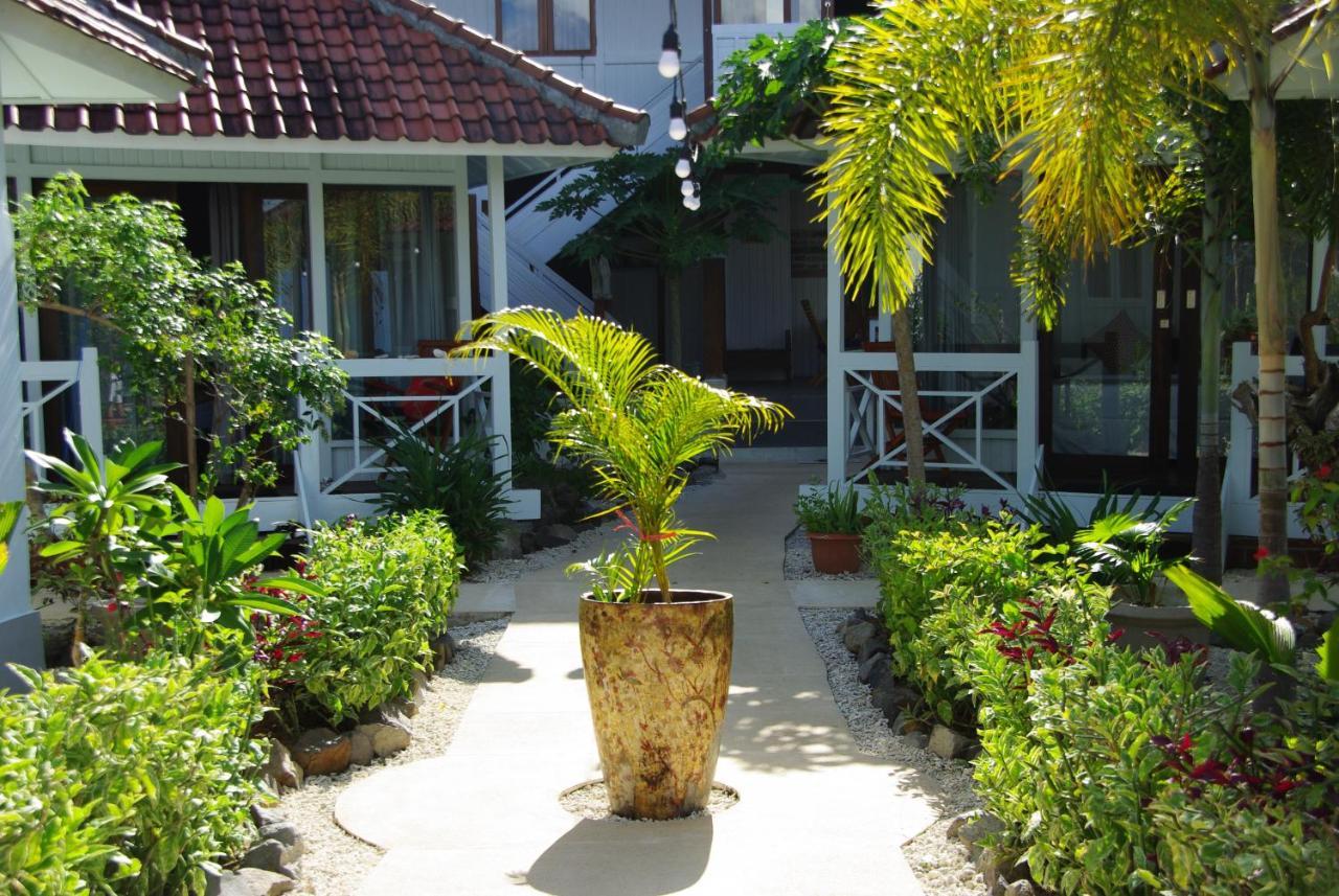 The High Dive Gili Gede By Ultimate Resorts ภายนอก รูปภาพ